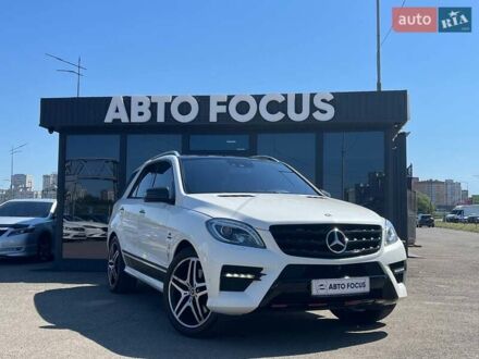 Мерседес М-Класс 2014 в Киеве на Automoto.ua Белый Мерседес М-Класс, объемом двигателя 4.66 л и пробегом 267 тыс. км за 23990 $, фото 1 на Automoto.ua