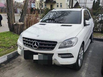 Мерседес М-Класс 2014 в Киеве на Automoto.ua Белый Мерседес М-Класс, объемом двигателя 3.5 л и пробегом 90 тыс. км за 22000 $, фото 1 на Automoto.ua