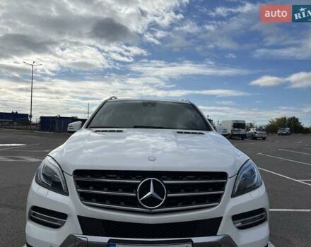 Белый Мерседес М-Класс, объемом двигателя 2.99 л и пробегом 253 тыс. км за 22800 $, фото 1 на Automoto.ua