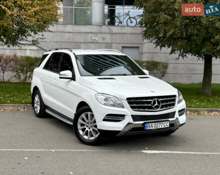 Белый Мерседес М-Класс, объемом двигателя 3 л и пробегом 152 тыс. км за 27900 $, фото 1 на Automoto.ua