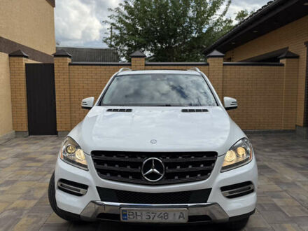 Мерседес М-Класс 2015 в Измаиле на Automoto.ua Белый Мерседес М-Класс, объемом двигателя 2.14 л и пробегом 366 тыс. км за 23000 $, фото 1 на Automoto.ua