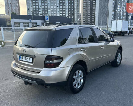 Бежевый Мерседес М-Класс, объемом двигателя 3.5 л и пробегом 180 тыс. км за 7500 $, фото 3 на Automoto.ua