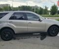 Бежевый Мерседес М-Класс, объемом двигателя 3 л и пробегом 253 тыс. км за 8000 $, фото 6 на Automoto.ua