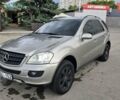 Бежевый Мерседес М-Класс, объемом двигателя 3 л и пробегом 253 тыс. км за 8000 $, фото 2 на Automoto.ua