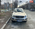 Бежевий Мерседес М-Клас, об'ємом двигуна 3.5 л та пробігом 277 тис. км за 8000 $, фото 1 на Automoto.ua