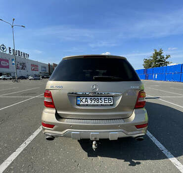 Бежевый Мерседес М-Класс, объемом двигателя 5.5 л и пробегом 178 тыс. км за 15800 $, фото 4 на Automoto.ua