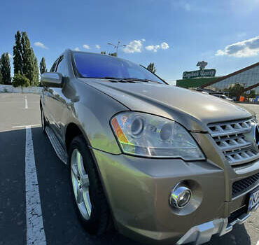 Бежевый Мерседес М-Класс, объемом двигателя 5.5 л и пробегом 178 тыс. км за 15800 $, фото 1 на Automoto.ua