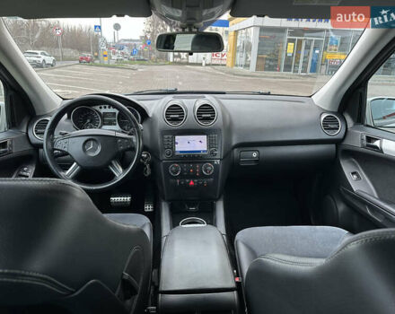 Бежевый Мерседес М-Класс, объемом двигателя 3 л и пробегом 211 тыс. км за 6500 $, фото 2 на Automoto.ua