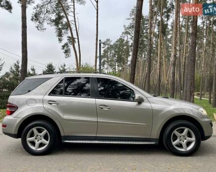 Мерседес М-Клас 2009 у Києві на Automoto.ua Бежевий Мерседес М-Клас, об'ємом двигуна 3.5 л та пробігом 167 тис. км за 11700 $, фото 3 на Automoto.ua