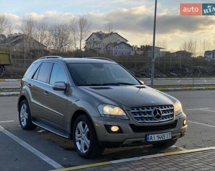 Бежевий Мерседес М-Клас, об'ємом двигуна 3.5 л та пробігом 178 тис. км за 13500 $, фото 3 на Automoto.ua