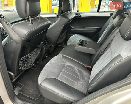 Бежевый Мерседес М-Класс, объемом двигателя 3 л и пробегом 211 тыс. км за 6500 $, фото 6 на Automoto.ua