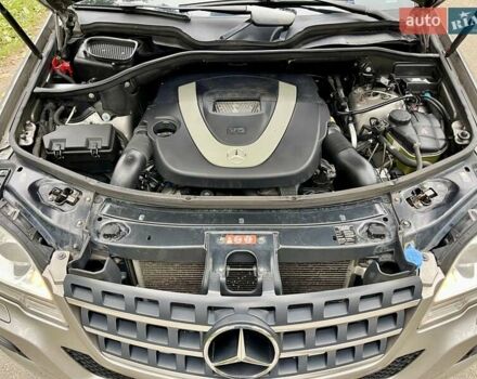 Мерседес М-Клас 2009 у Києві на Automoto.ua Бежевий Мерседес М-Клас, об'ємом двигуна 3.5 л та пробігом 167 тис. км за 11700 $, фото 10 на Automoto.ua