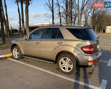 Бежевий Мерседес М-Клас, об'ємом двигуна 3.5 л та пробігом 178 тис. км за 13500 $, фото 8 на Automoto.ua