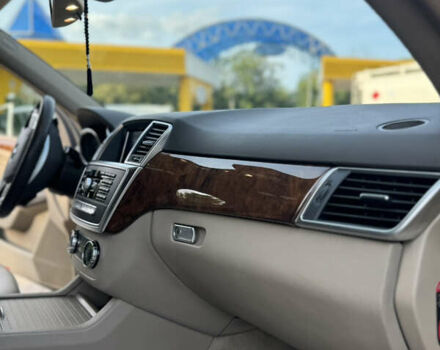 Мерседес М-Класс 2013 в Ровно на Automoto.ua Бежевый Мерседес М-Класс, объемом двигателя 2.99 л и пробегом 235 тыс. км за 21650 $, фото 9 на Automoto.ua