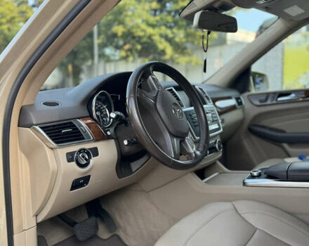 Мерседес М-Класс 2013 в Ровно на Automoto.ua Бежевый Мерседес М-Класс, объемом двигателя 2.99 л и пробегом 235 тыс. км за 21650 $, фото 7 на Automoto.ua