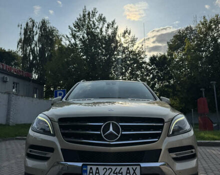 Мерседес М-Класс 2013 в Ровно на Automoto.ua Бежевый Мерседес М-Класс, объемом двигателя 2.99 л и пробегом 235 тыс. км за 21650 $, фото 5 на Automoto.ua