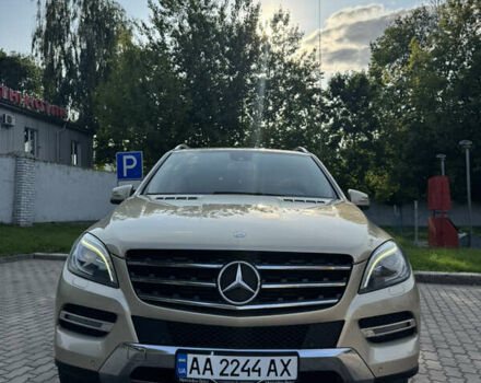 Мерседес М-Класс 2013 в Ровно на Automoto.ua Бежевый Мерседес М-Класс, объемом двигателя 2.99 л и пробегом 235 тыс. км за 21650 $, фото 3 на Automoto.ua