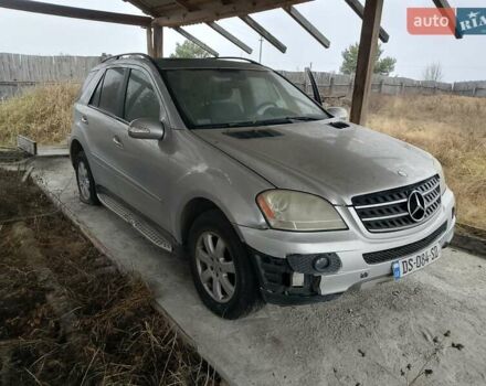 Бежевий Мерседес М-Клас, об'ємом двигуна 3.5 л та пробігом 260 тис. км за 3500 $, фото 1 на Automoto.ua