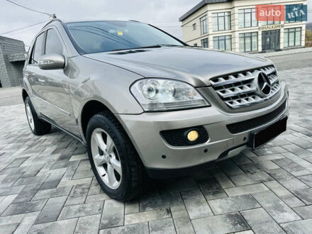 Бежевий Мерседес М-Клас, об'ємом двигуна 0 л та пробігом 350 тис. км за 10500 $, фото 1 на Automoto.ua