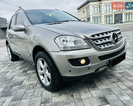 Бежевый Мерседес М-Класс, объемом двигателя 0 л и пробегом 350 тыс. км за 10500 $, фото 1 на Automoto.ua