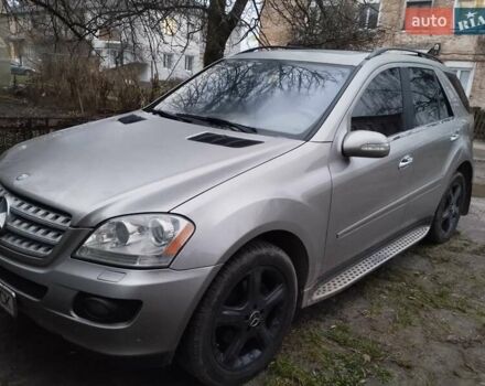 Бежевый Мерседес М-Класс, объемом двигателя 3.5 л и пробегом 212 тыс. км за 9600 $, фото 1 на Automoto.ua