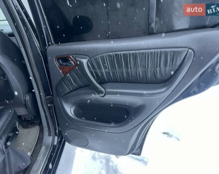 Чорний Мерседес М-Клас, об'ємом двигуна 3.2 л та пробігом 380 тис. км за 4950 $, фото 41 на Automoto.ua