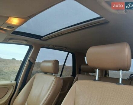 Черный Мерседес М-Класс, объемом двигателя 2.3 л и пробегом 250 тыс. км за 4000 $, фото 6 на Automoto.ua