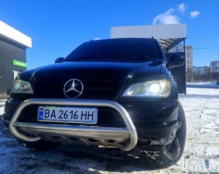 Черный Мерседес М-Класс, объемом двигателя 2.3 л и пробегом 350 тыс. км за 6300 $, фото 4 на Automoto.ua