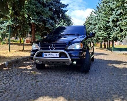 Черный Мерседес М-Класс, объемом двигателя 2.3 л и пробегом 350 тыс. км за 6300 $, фото 3 на Automoto.ua