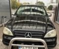 Чорний Мерседес М-Клас, об'ємом двигуна 3.2 л та пробігом 358 тис. км за 5000 $, фото 1 на Automoto.ua