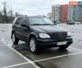 Черный Мерседес М-Класс, объемом двигателя 3.2 л и пробегом 302 тыс. км за 5900 $, фото 1 на Automoto.ua