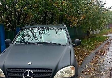 Чорний Мерседес М-Клас, об'ємом двигуна 2.7 л та пробігом 135 тис. км за 6000 $, фото 3 на Automoto.ua