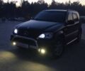 Черный Мерседес М-Класс, объемом двигателя 4.3 л и пробегом 380 тыс. км за 8200 $, фото 1 на Automoto.ua