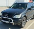 Черный Мерседес М-Класс, объемом двигателя 3.2 л и пробегом 225 тыс. км за 3800 $, фото 1 на Automoto.ua