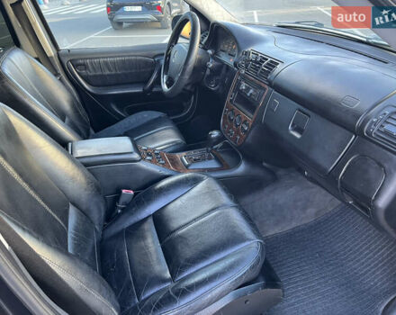 Чорний Мерседес М-Клас, об'ємом двигуна 2.7 л та пробігом 288 тис. км за 6990 $, фото 6 на Automoto.ua