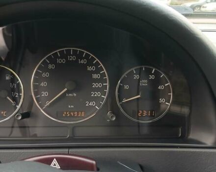Мерседес М-Класс 2003 в Хусте на Automoto.ua Черный Мерседес М-Класс, объемом двигателя 2.7 л и пробегом 255 тыс. км за 10800 $, фото 7 на Automoto.ua