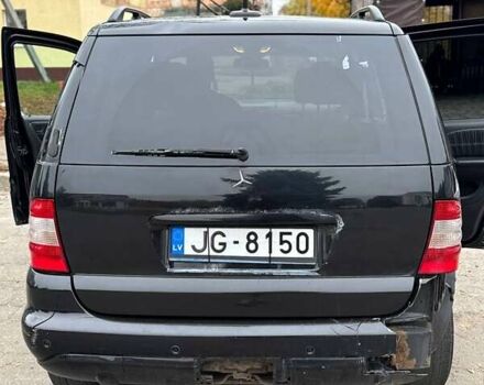 Черный Мерседес М-Класс, объемом двигателя 2.7 л и пробегом 382 тыс. км за 4900 $, фото 9 на Automoto.ua