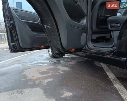 Черный Мерседес М-Класс, объемом двигателя 3.72 л и пробегом 380 тыс. км за 7200 $, фото 1 на Automoto.ua