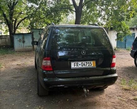 Черный Мерседес М-Класс, объемом двигателя 2.7 л и пробегом 355 тыс. км за 4600 $, фото 3 на Automoto.ua