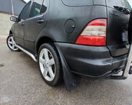 Черный Мерседес М-Класс, объемом двигателя 3.2 л и пробегом 400 тыс. км за 5800 $, фото 8 на Automoto.ua