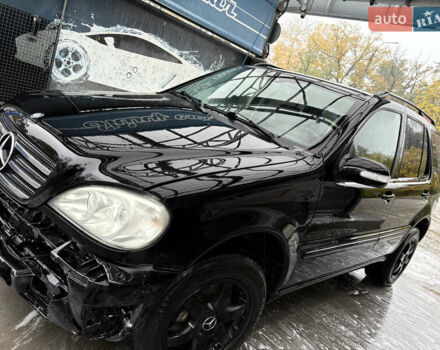 Черный Мерседес М-Класс, объемом двигателя 3.5 л и пробегом 230 тыс. км за 7500 $, фото 13 на Automoto.ua