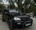 Черный Мерседес М-Класс, объемом двигателя 3.2 л и пробегом 299 тыс. км за 7700 $, фото 1 на Automoto.ua