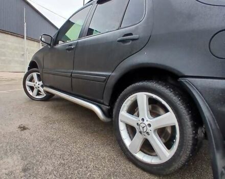 Черный Мерседес М-Класс, объемом двигателя 3.2 л и пробегом 400 тыс. км за 5800 $, фото 10 на Automoto.ua