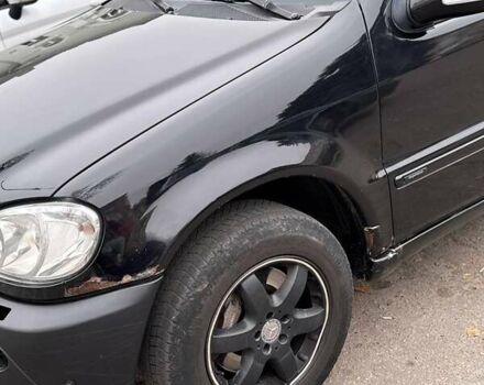 Черный Мерседес М-Класс, объемом двигателя 2.7 л и пробегом 382 тыс. км за 4900 $, фото 3 на Automoto.ua