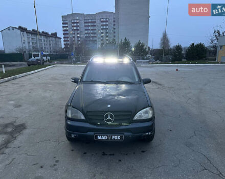 Черный Мерседес М-Класс, объемом двигателя 2.7 л и пробегом 400 тыс. км за 3800 $, фото 8 на Automoto.ua