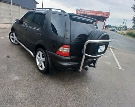 Черный Мерседес М-Класс, объемом двигателя 3.2 л и пробегом 400 тыс. км за 5800 $, фото 4 на Automoto.ua