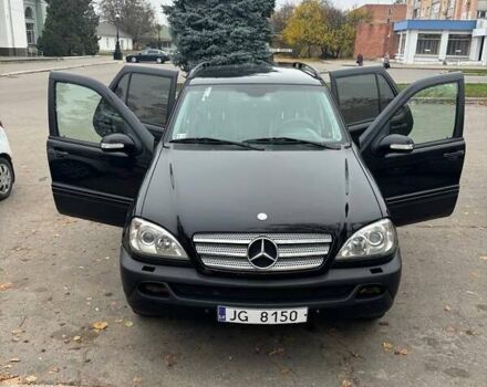 Черный Мерседес М-Класс, объемом двигателя 2.7 л и пробегом 382 тыс. км за 4900 $, фото 1 на Automoto.ua