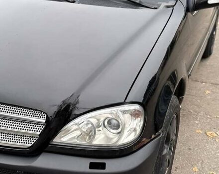 Черный Мерседес М-Класс, объемом двигателя 2.7 л и пробегом 382 тыс. км за 4900 $, фото 2 на Automoto.ua