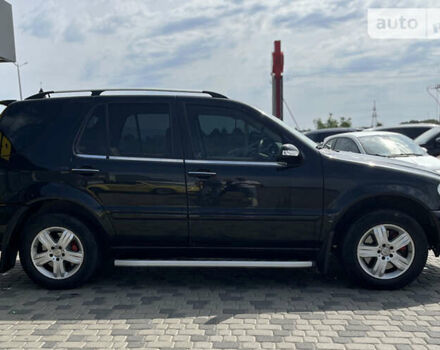 Чорний Мерседес М-Клас, об'ємом двигуна 4 л та пробігом 319 тис. км за 10700 $, фото 7 на Automoto.ua