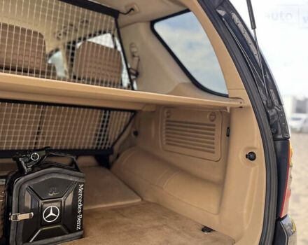 Чорний Мерседес М-Клас, об'ємом двигуна 4 л та пробігом 319 тис. км за 10700 $, фото 21 на Automoto.ua